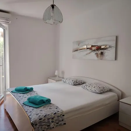 Mit Balkon Und Meerblick By Interhome * Μπολ