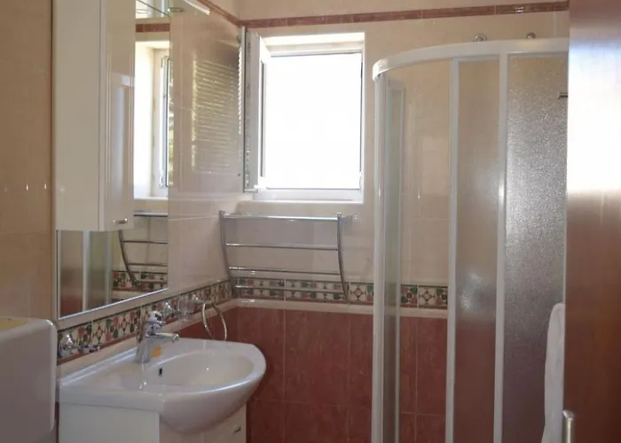 Apartman Mit Balkon Und Meerblick By Interhome Bol