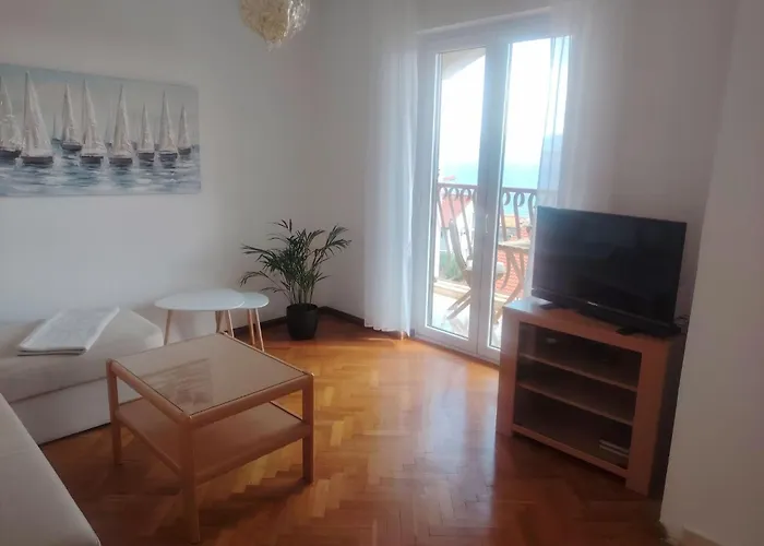 Mit Balkon Und Meerblick By Interhome Apartman Bol